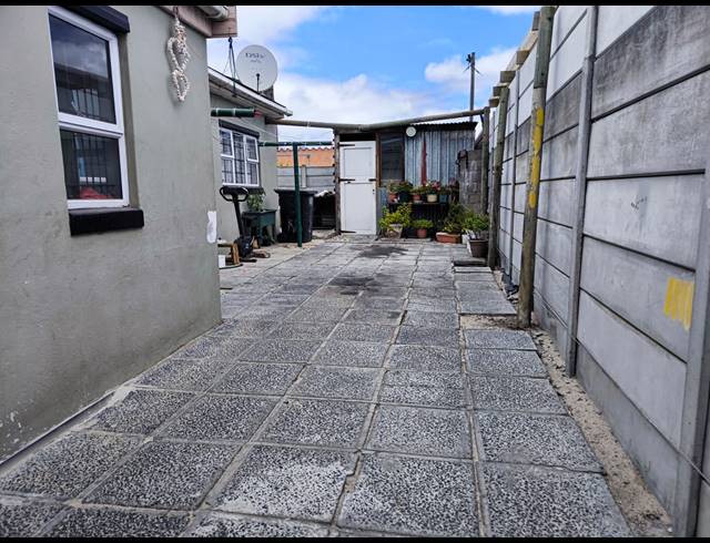 3 BEDROOM FREESTANDING FOR SALE IN LAVENDER HILL